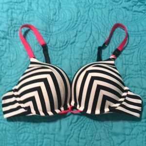 BNWOT Victoria’s Secret 34A Bombshell Bra